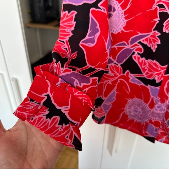 Who What Wear Red and Pink Floral Long Sleeve Blouse - Picture 3 of 5